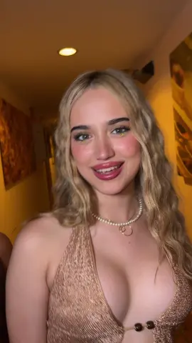 A post by @carladolss on TikTok caption: @Maria Ariza @𝐀𝐝𝐫𝐢 