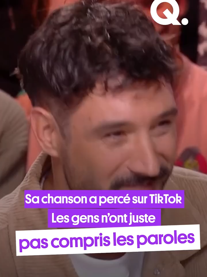 A post by @quotidienofficiel on TikTok caption: [REDIFFUSION] Sa chanson est devenue une trend sur TikTok et c’est hilarant parce que les gens n’ont pas trop capté les paroles. Jérémy Frérot nous raconte. #tiktokfrance #onregardequoi #quotidien #actu #trendtiktok #musique
