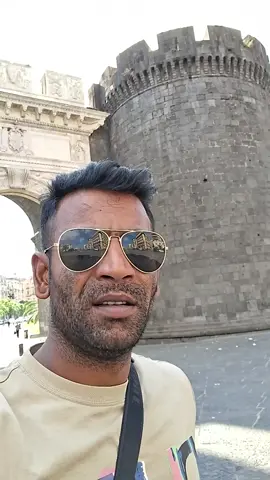 A post by @napoliamico on TikTok caption: #hasanmonir1983 #bangladesh #italian #napoli #hasanmonir1983 