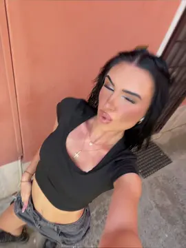 A post by @roxy_foxy_27 on TikTok caption: #fyp 