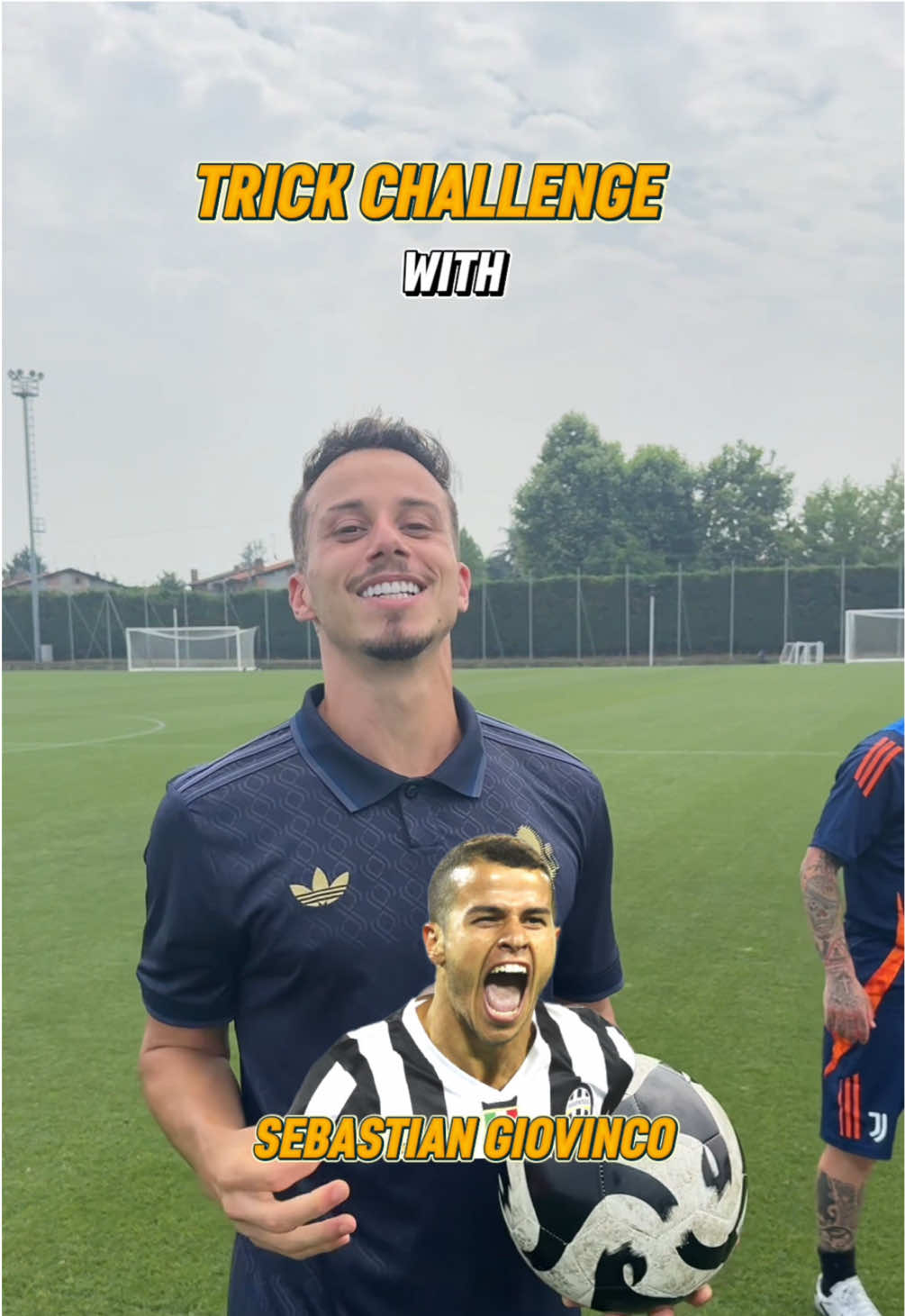 A post by @juventus on TikTok caption: Trick challenge with Sebastian Giovinco ⚽️ #skills #giovinco #trick #football #challenge #juventus 