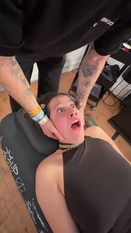 A post by @frgretel on TikTok caption: Alles wieder im Lot @crackingchris 