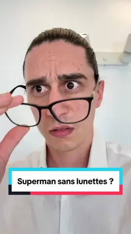 A post by @batzair on TikTok caption: POV : quand il a ses lunettes, personne le reconnaît…  Mais toi tu peux mettre les tiennes pour aller voir le nouveau film #Superman le 9 Juillet prochain au cinéma !  @Warner Bros. #OnRegardeQuoi 