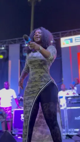A post by @miaguisse on TikTok caption: @Djélykaba Bintou tous les enfants du senegal parlent MALINKE maintenant 🤭🔥🔥💪🏾❤️  martyre le l’Ouganda vous êtiez incroyable 😻 . #miaguisse  #choix  #unique