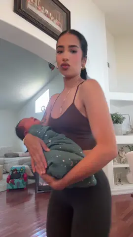 A post by @uhlexxiaa on TikTok caption: why is she always on beat ??🤣#bigsis #baby #fyppppppp 