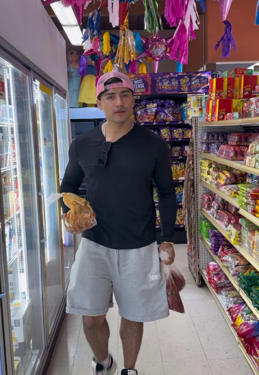 A post by @jcandsondraa on TikTok caption: Están listos para ver los mejores tacos Mexicanos? 🇲🇽 #jcandsondra 