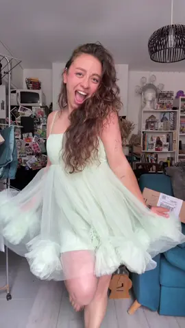 A post by @lise_favre on TikTok caption: She was a fairy 🧚🏻  Je fais rarement des vidéos comme ça parce que flemme de promouvoir l’achat de fringues de masse MAIS il fallait renta cet achat comme c’est pas arrivé à temps mdr