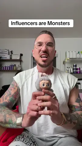 A post by @alfredo_lewis on TikTok caption: Hair Influencer Tea Time 🫖 #hairinfluencer #fyp #hairtok 