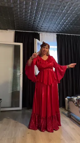 A post by @cr1na.07 on TikTok caption: #😽 
