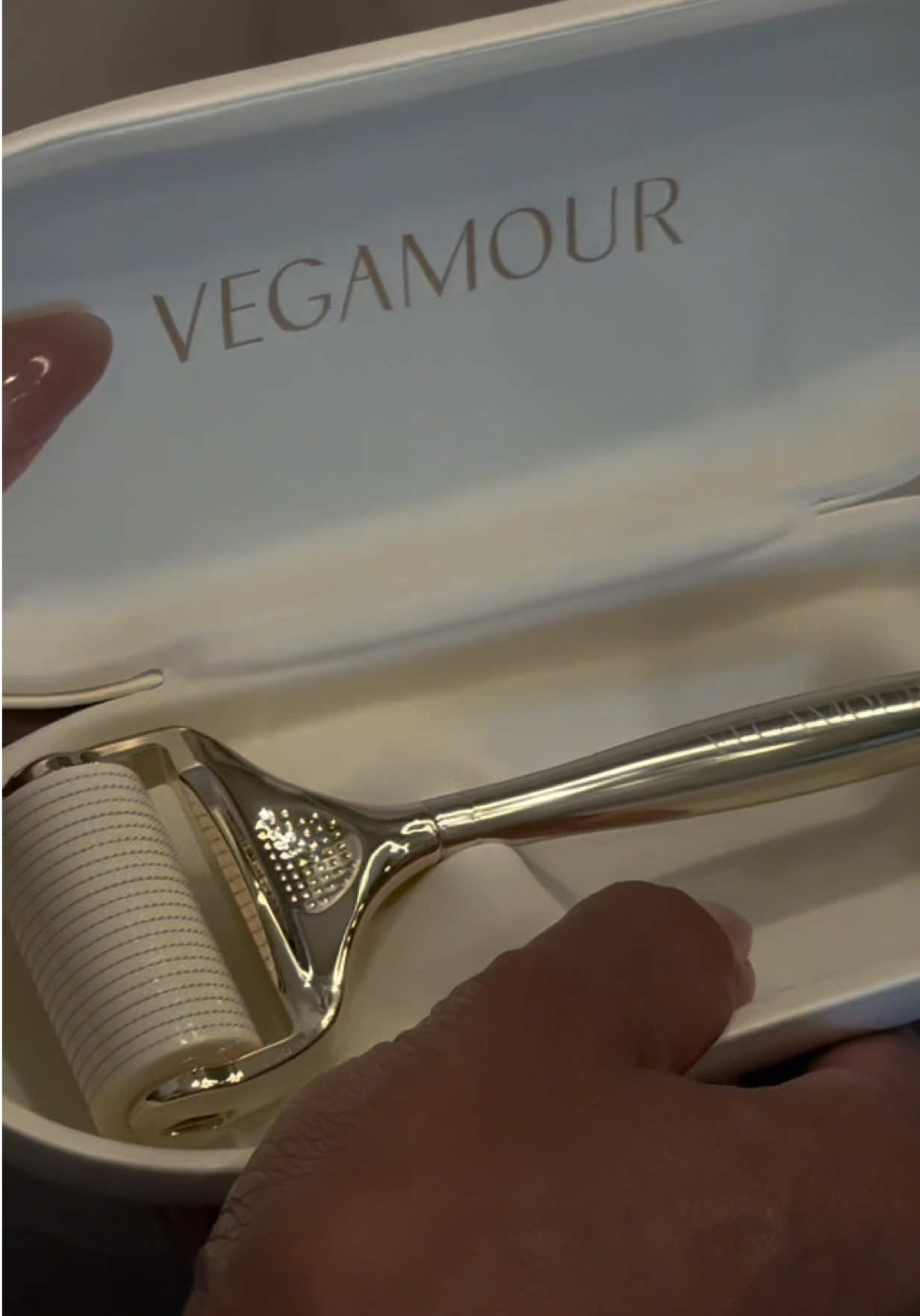 A post by @jastookes on TikTok caption: @VEGAMOUR is my go-to hair wellness® ritual when it comes to hair longevity. Not only does the GRO+ Advanced collection support hair growth, promotes a younger scalp — it also preserves the lifespan of each strand for my fullest, healthiest-looking hair #vegamourpartner #vegamourchallenge 