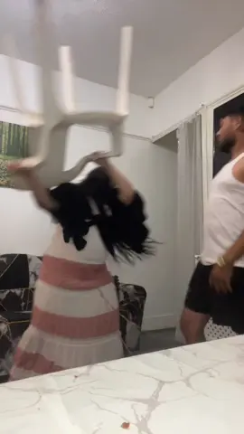 A post by @sakira_anays89 on TikTok caption: #😂😂 #fyp #videoviral #trendingvideo #couplegoals #funnytiktok 