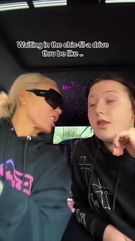 A post by @xomgitsbunnie on TikTok caption: #baileeandbunnie 