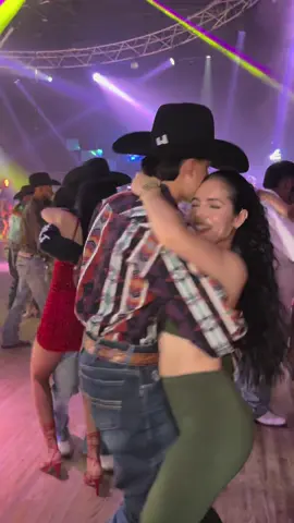 A post by @bailes_dfw on TikTok caption: Cumbias con celeste 😩😍😍 #2001 #dallas #foryou 