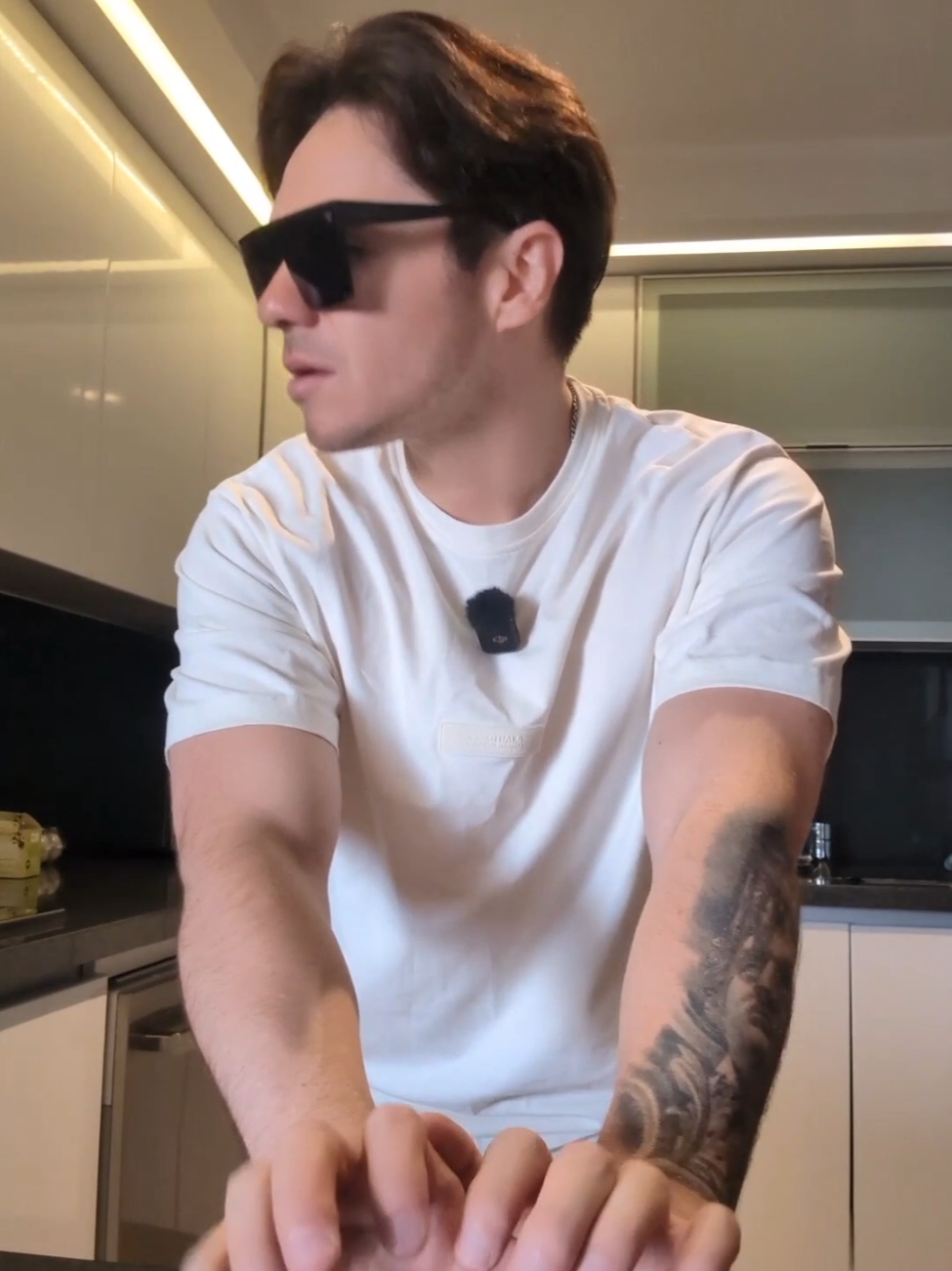 A post by @paris.hurtado.oficial on TikTok caption: Respuesta a @richyvalenzz Tranquilo viejo! @Drake Bell 