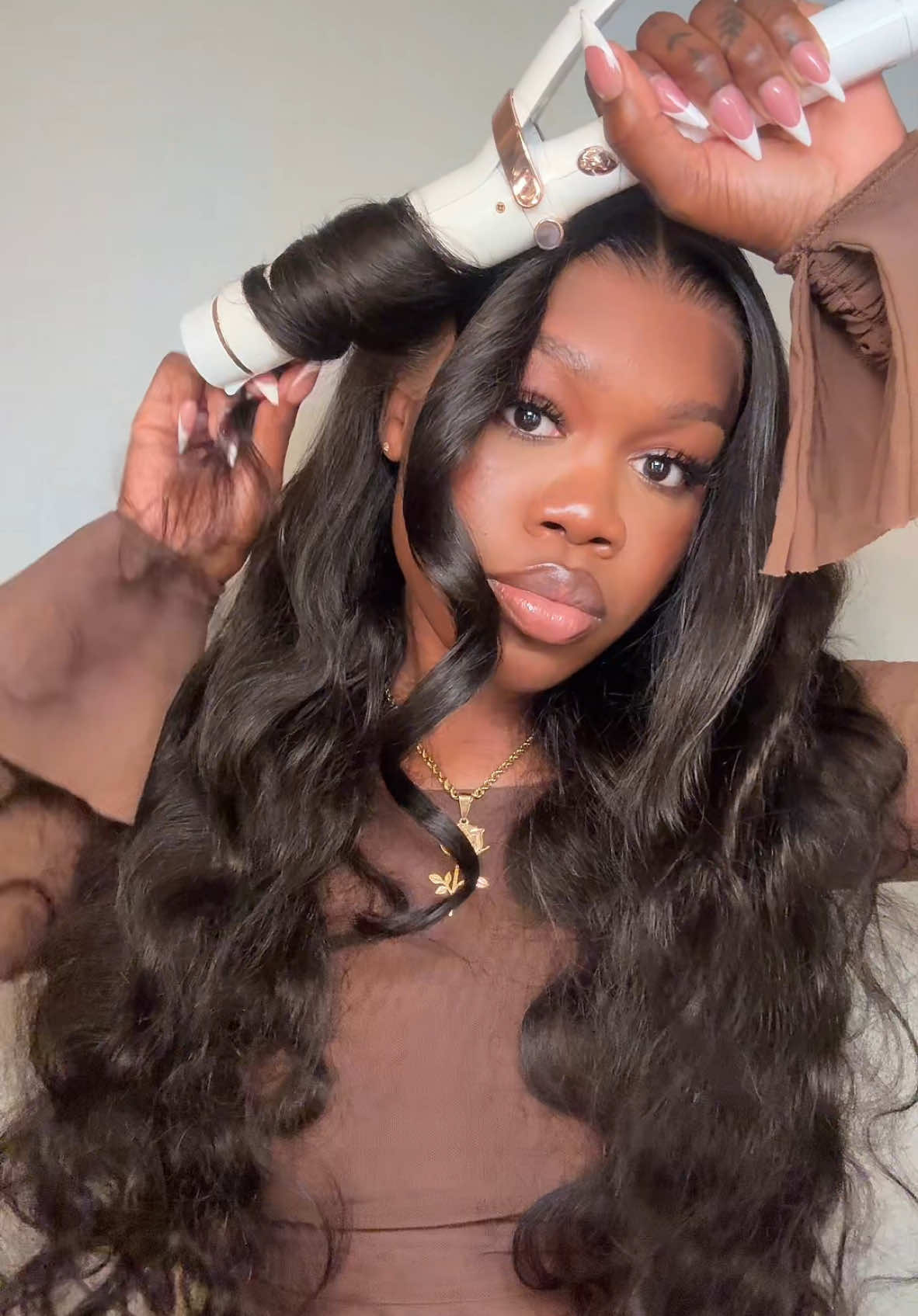 A post by @ebonyrosaa on TikTok caption: @Arabella Hair Official 13x6 glueless wear & go 30” body wave link in bio 25% Off code "LHZY25" #arabellahair #wearandgowigs 