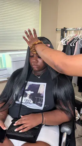A post by @onnastyledit on TikTok caption: I love how natural this install looks !😍😍😍… can’t tell me this isn’t her real hair lol😌 #sewin #closure #closuresewin #glueless #gluelessclosuresewin #middlepart #middlepartclosure #middlepartclosuresewin #detroit #detroitstylist #naturalstyles #protectivestyles #leaveout #leaveoutsewin #noleaveoutsewin 