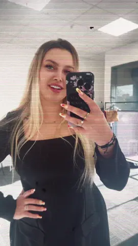 A post by @francescamaria94 on TikTok caption: #viatalabalana😂 la munca 🤦‍♀️😂