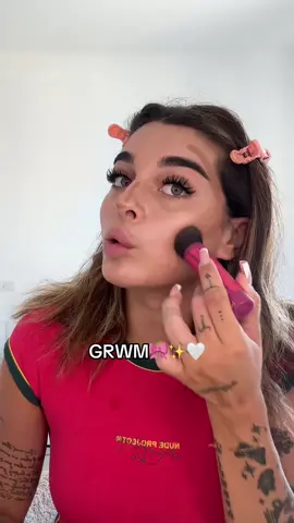 A post by @sofiacrisafulli on TikTok caption: Prepariamociiii🤍