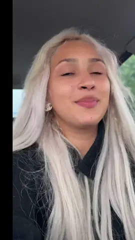 A post by @cr1na.07 on TikTok caption: #tuestiprimameaiubire #😌 