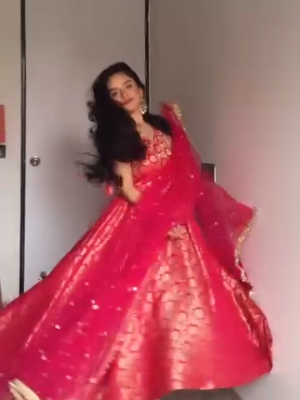 A post by @uksuits__collections1 on TikTok caption: #indiansuit #viral #punjabidress #pakistanisuit #pakistanifashion 