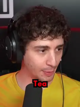A post by @lollolacustre on TikTok caption: giocare in 4 a minecraft build battle non è stata una buona idea