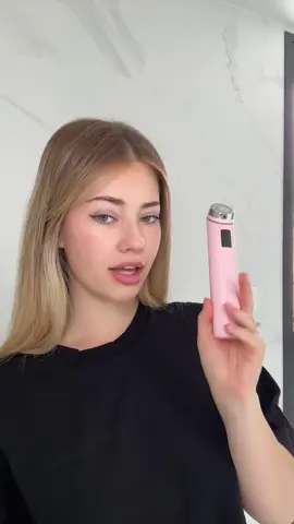 A post by @tatianakaer on TikTok caption: Mi opinión sobre el AGE-R Booster Pro @medicube global #medicube #boosterpro #kyliejenner #kyliejenneradvice #medicubedevice #medicubeskincare #glassskin 