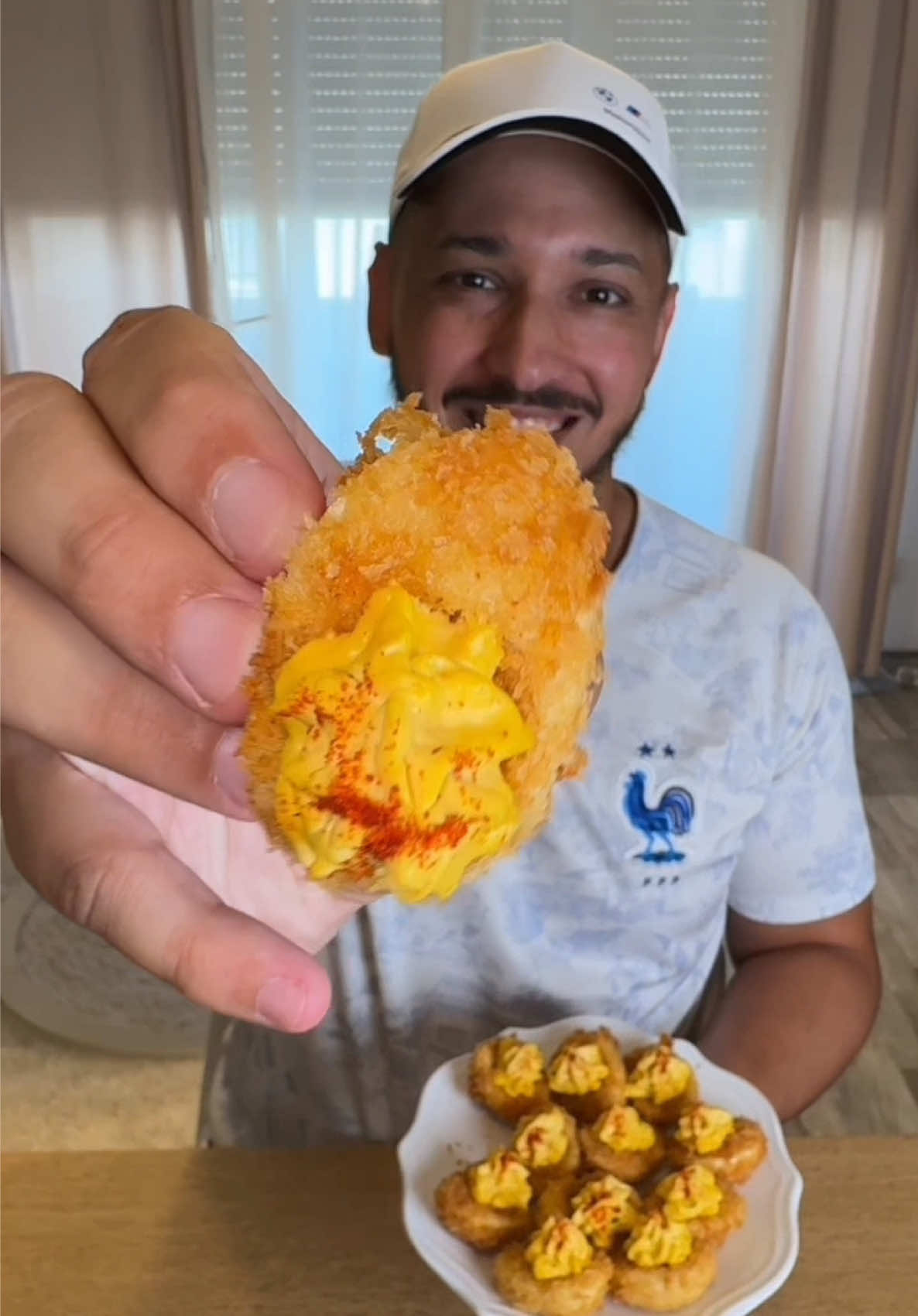 A post by @cestarpinbon on TikTok caption: Vous avez déjà testé les œufs mimosa PANÉS ? C’est INCROYABLE  #recettes #ideerecette #recettesimple #recetterapide #recettefacile #recettefacileetrapide #recettesimpleetrapide #TikTokFood #cestarpinbon 