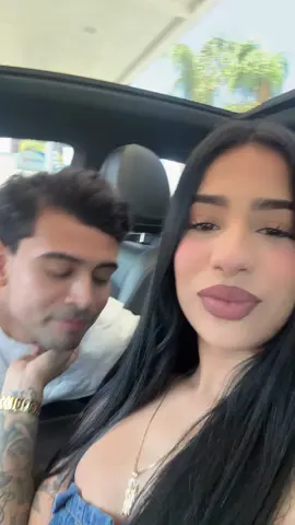 A post by @uhlexxiaa on TikTok caption: 🤭 #abelardonevarez #alexia 