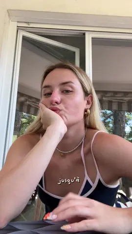 A post by @manondelsolll on TikTok caption: perso je veux un glow sur la plage, pas un coup de soleil façon écrevisse donc on se protège avec Uvair de @La Roche-Posay plus d’excuse 🫡 publicité #anthelios #Anthelios #UVAIR #skincare 