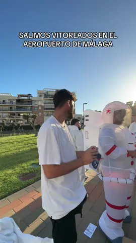 A post by @carliyoelnervio on TikTok caption: La juventud está aborregada #carliyoelnervio 
