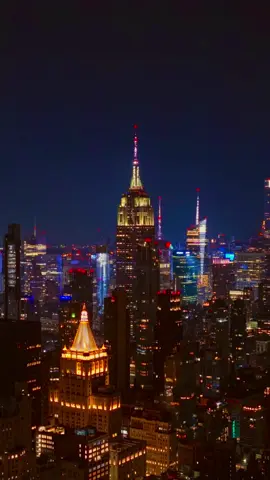 A post by @alexcisse_ on TikTok caption: Gotham city 