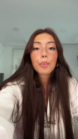 A post by @chiaaarita on TikTok caption: @𝐍𝐢𝐞𝐯𝐞𝐬 😉💖💖💖