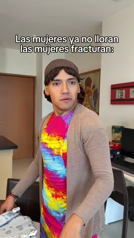 A post by @rubentuestaok on TikTok caption: Las mujeres ya no lloran, ahora rompen dientes 😂