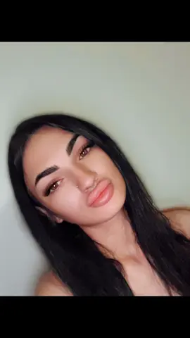 A post by @s26vli on TikTok caption: 🔝