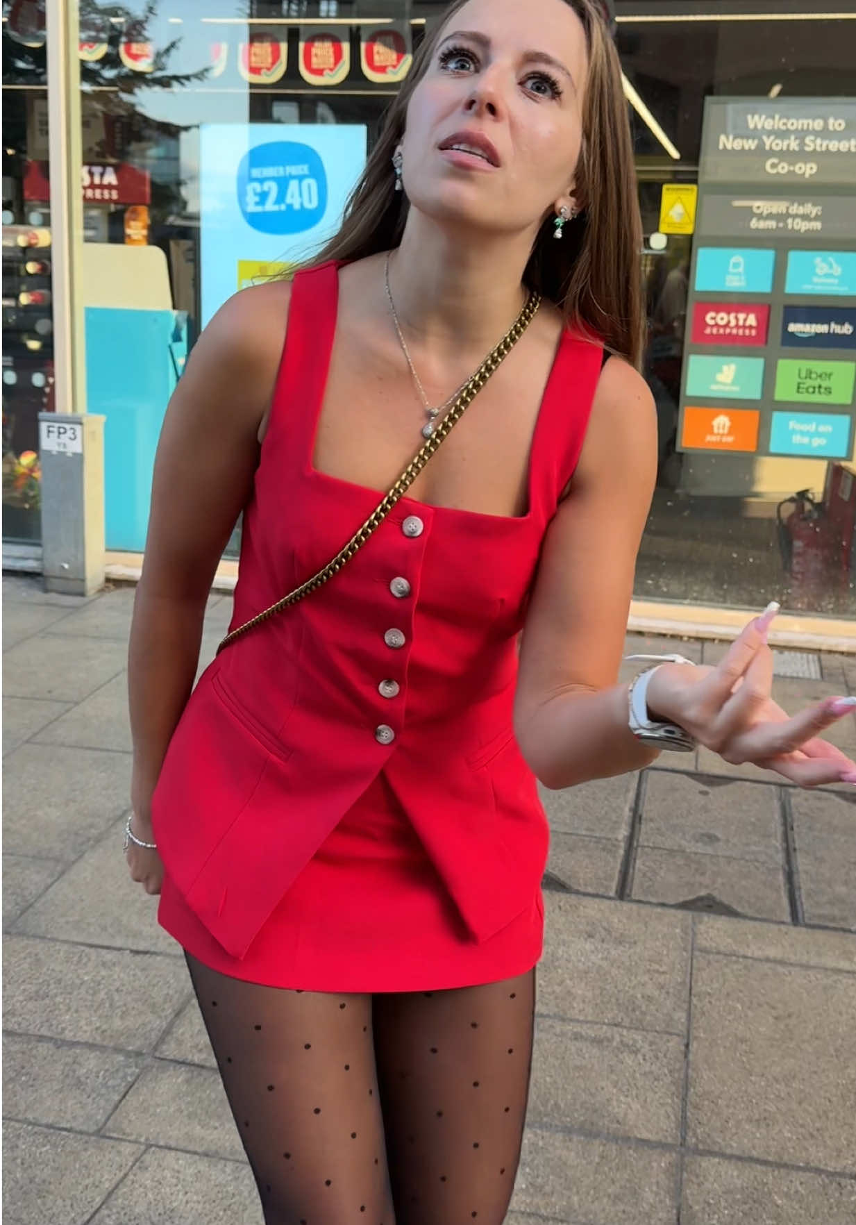 A post by @monikalarasmith1 on TikTok caption: A girl needs help😭
