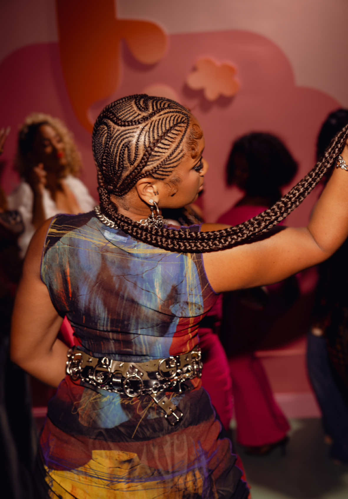 A post by @tookiedidit_ on TikTok caption: THESE FISHBONE BRAIDS THO🔥 #tookiedidit #braidedsummercampaign #braidedsummer #fishbonebraids  #labraider #fyp #labraids #braids #hair  #hairstyles #hairtransformation #hairgoals #braidstyles #braiders #braidedhairstyles #explorepage #trending #explore #blackbraider #bundles #clientreaction  #bantuknots #feedinbraids #dayinmylife #braidedbaldie #thebraidedbaldhead #braidedbaldhead #braiddesigns #bohobraids #bohoknotlessbraids