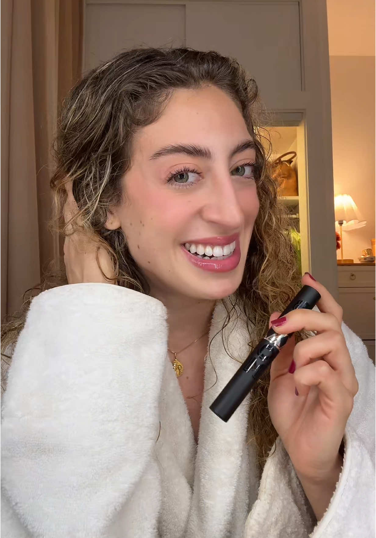 A post by @ssoleon on TikTok caption: Bibidi babidi BU-XOM @buxomcosmetics #buxompartner 