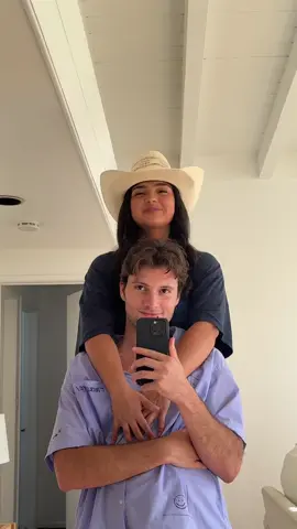 A post by @kristenncruz on TikTok caption: Hehehe 🚀❤️