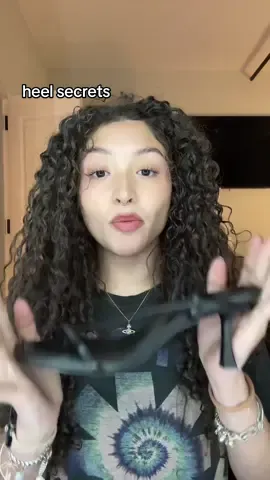 A post by @emelywithane_ on TikTok caption: hairspray!!! works better then grippys tbh  @stevemadden @loréal paris usa 