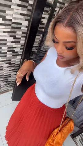 A post by @diyahmoda on TikTok caption: 🤍