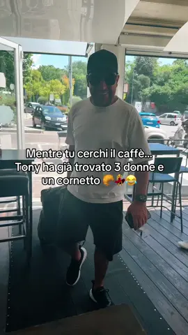 A post by @lino_giuliano on TikTok caption: Il grande vecchio amico di squadra 🤣🤣❤️🫶