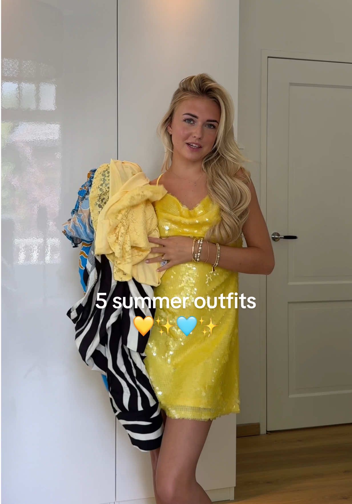 A post by @ninaschotpoort on TikTok caption: Welke outfit is jullie favoriet? 💛 @LOAVIES ad