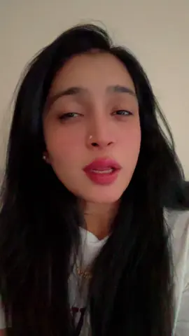 A post by @hitixapatel02 on TikTok caption: @Hitixa Patel Variya #fyp #foryourpage #funnytiktok #masti #dancer #👑 #dilkibaat #jhamkudi #tiktok #london #india 