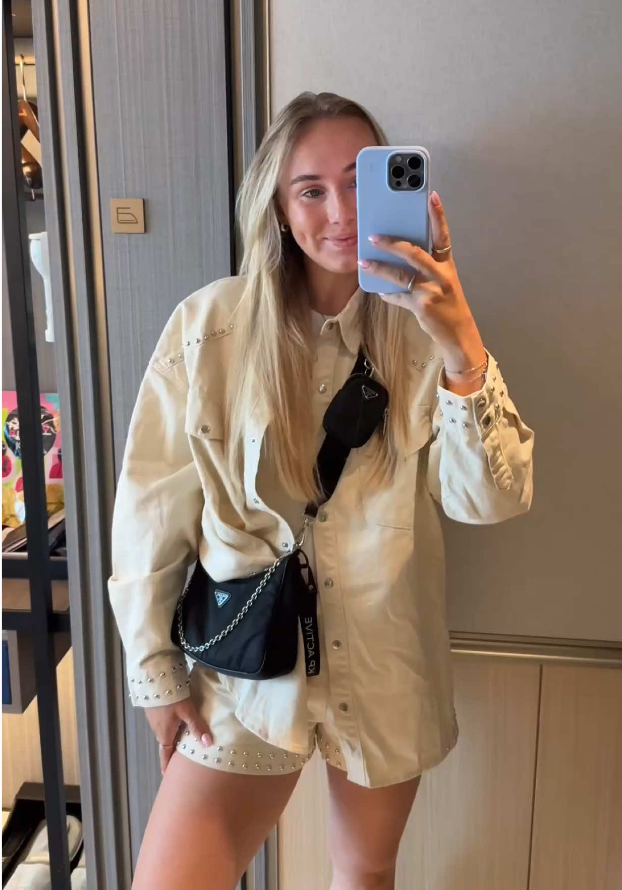 A post by @myronkoops on TikTok caption: alle outfits in Zuid-Korea waren van @LOAVIES 🇰🇷❤️ #summeroutfit #outfit #outfitinspo *partner 