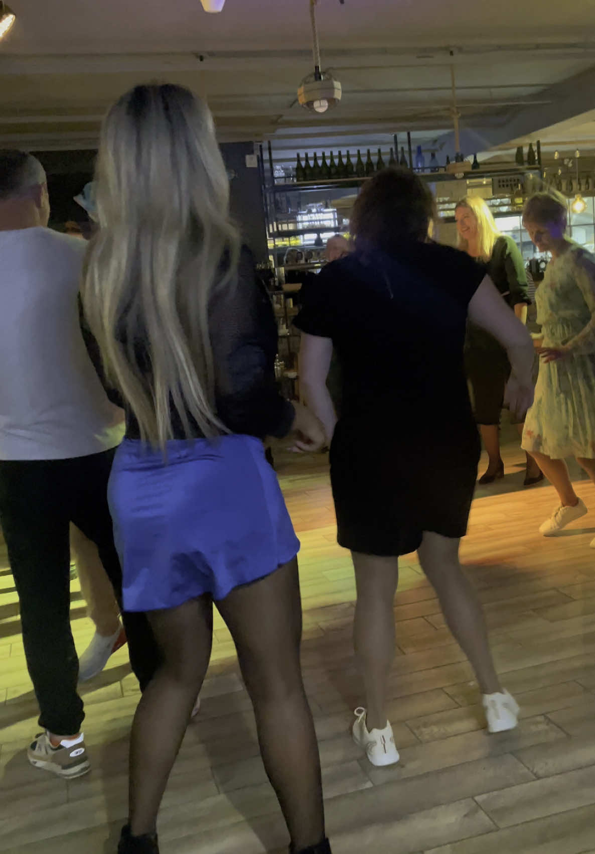 A post by @pamellachka on TikTok caption: #dance #party 