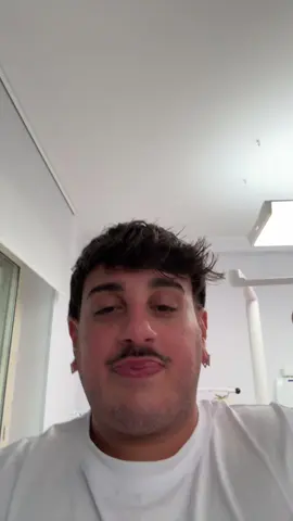A post by @carmine.guadagno on TikTok caption: Ma voi quale usate il manuale o l’elettrico?