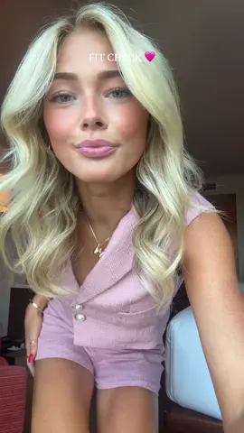 A post by @ryleearnold on TikTok caption: So excited to speak today!! Tan by the very best @Maddie | MADZ TANS 🩷✨ 😻