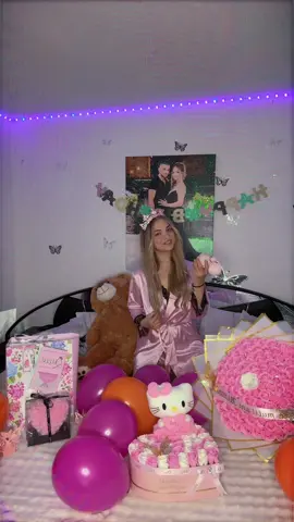A post by @alexandraolimpia2 on TikTok caption: #viral #foryou #23 #arianagrande #sweetlikecandyperfume The best Parfume😍☺️🥵🥵