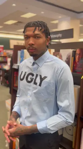 A post by @pabloskywalkin4l on TikTok caption: #pabloskywalkin #fyp 