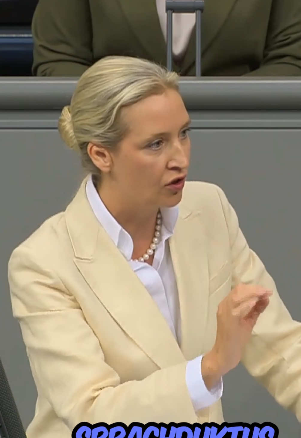 A post by @alice_weidel_afd on TikTok caption: Mit Frauke Brosius-Gersdorf soll eine Kandidatin für das Bundesverfassungsgericht berufen werden, die öffentlich bedauert, dass man die AfD und ihre Wähler nicht „beseitigen“ könne. Eine solche Wortwahl ist mit demokratischen Prinzipien unvereinbar. #AfD #bundesverfassungsgericht #neutralität #linkeideologie #brosiusgersdorf #deshalbafd #alternative #verantwortung #demokratie #rechtsstaat #politik #fürdich 